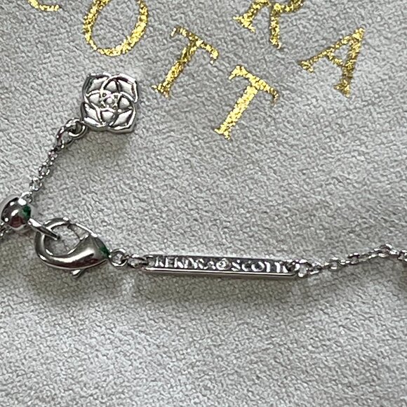 Kendra Scott Elisa White iridescent Glitter Adjustable Necklace - Picture 5 of 6